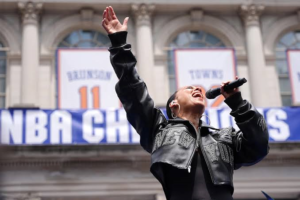 Alicia Keys Overcomes Technical Issues During New York Knicks Championship Parade Performance images 3 2